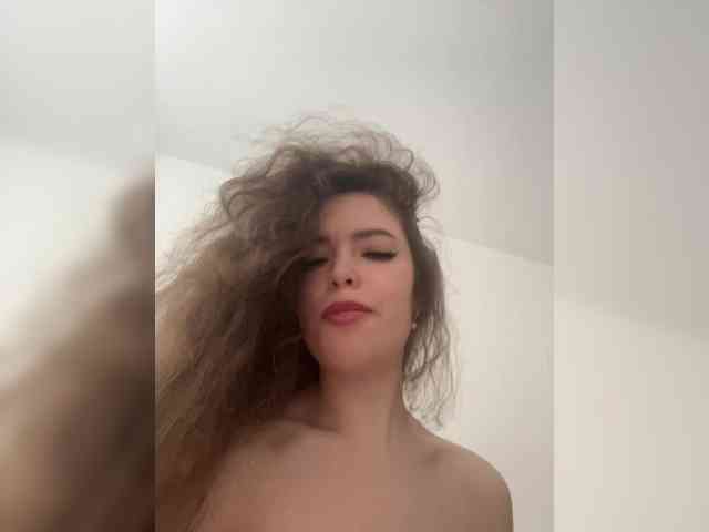 YourLadyyy webcam