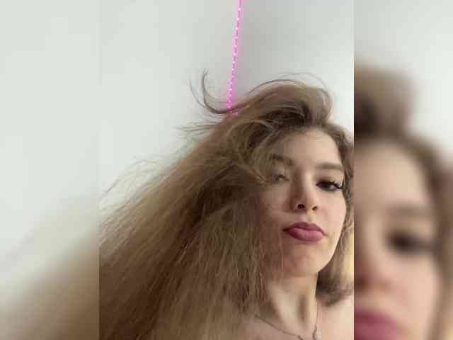 YourLadyyy webcam