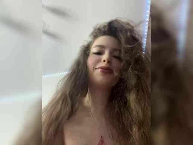 YourLadyyy webcam