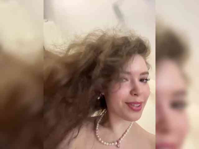 YourLadyyy webcam