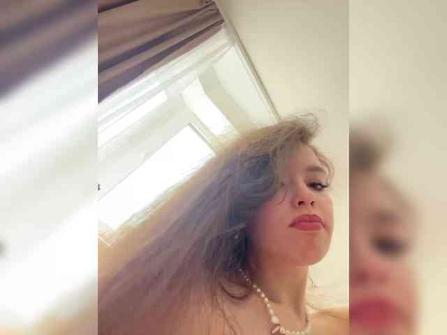 YourLadyyy webcam