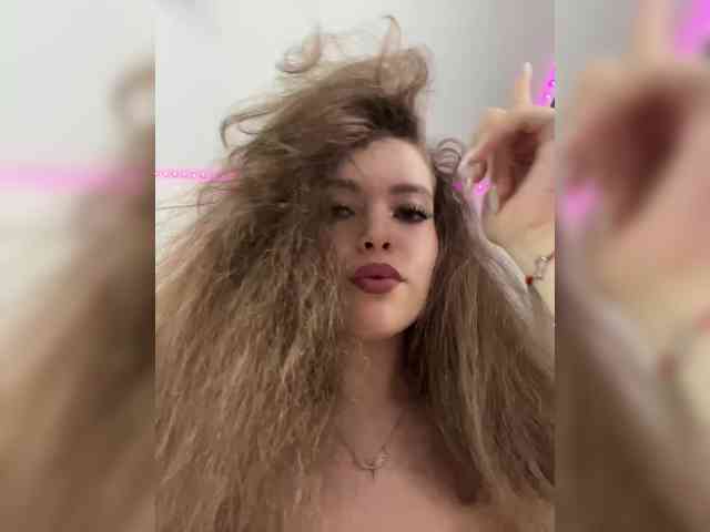 YourLadyyy webcam