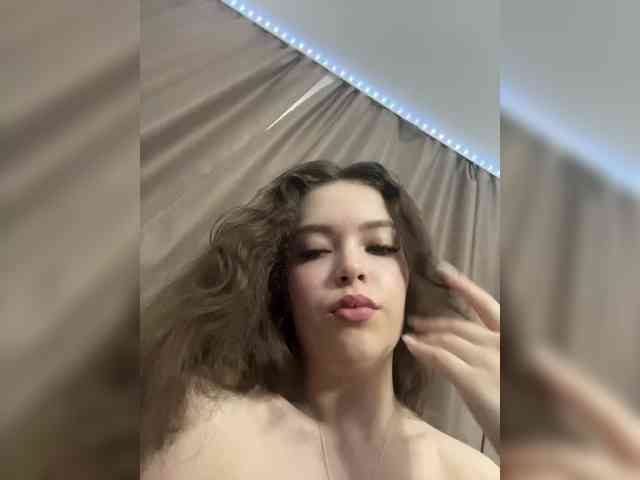 YourLadyyy webcam