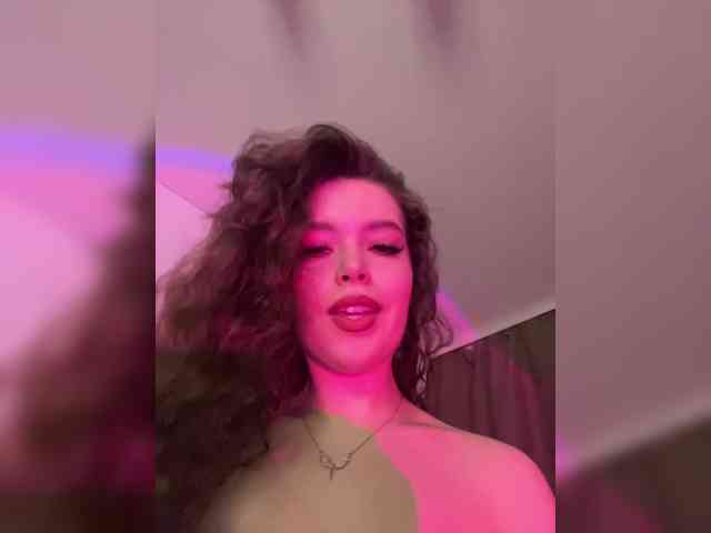 YourLadyyy webcam