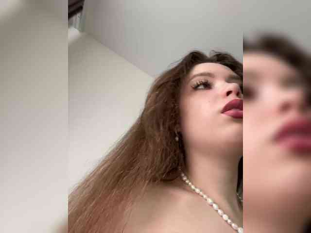 YourLadyyy webcam