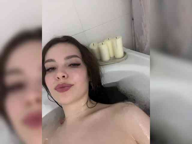 YourLadyyy webcam
