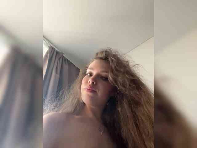 YourLadyyy webcam