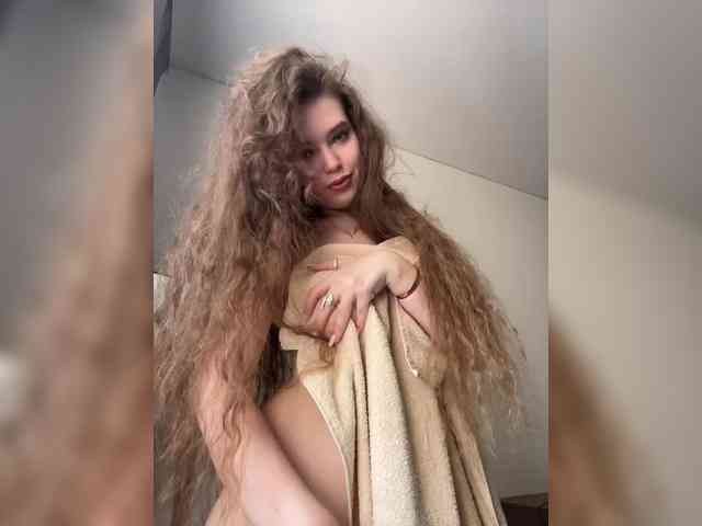 YourLadyyy webcam