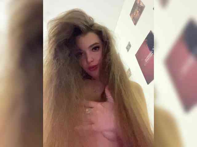 YourLadyyy webcam