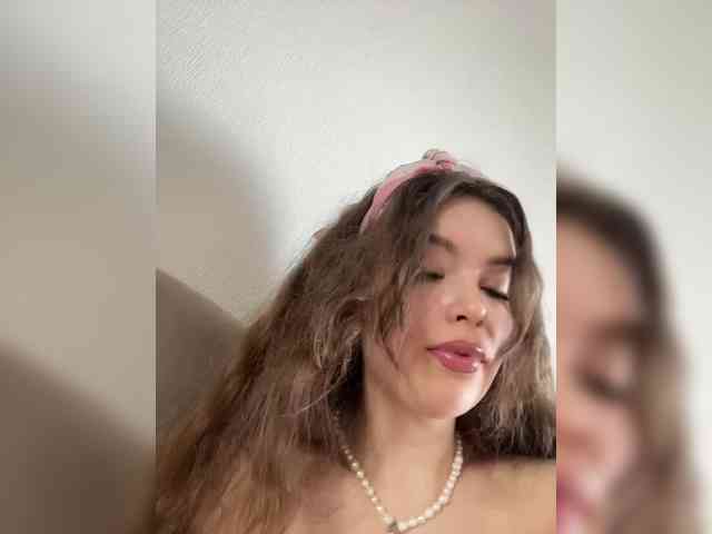 YourLadyyy webcam