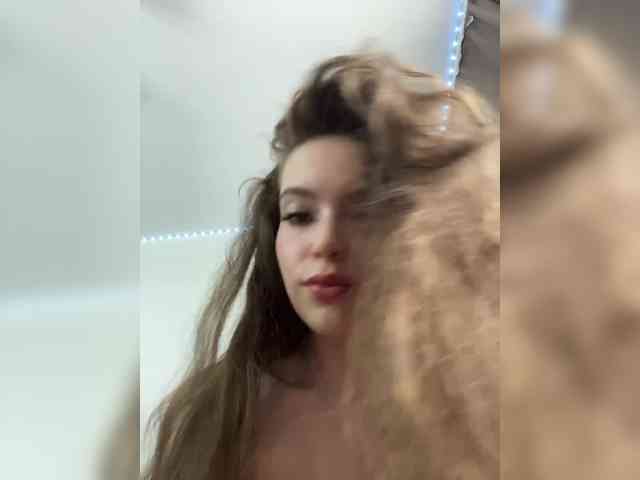 YourLadyyy webcam
