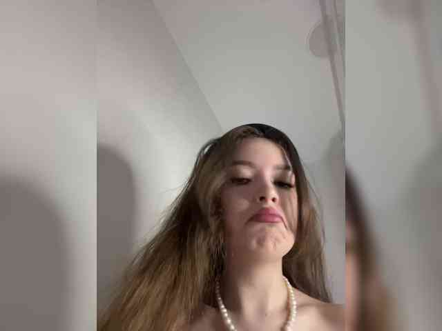 YourLadyyy webcam