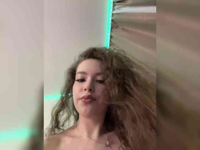 YourLadyyy webcam