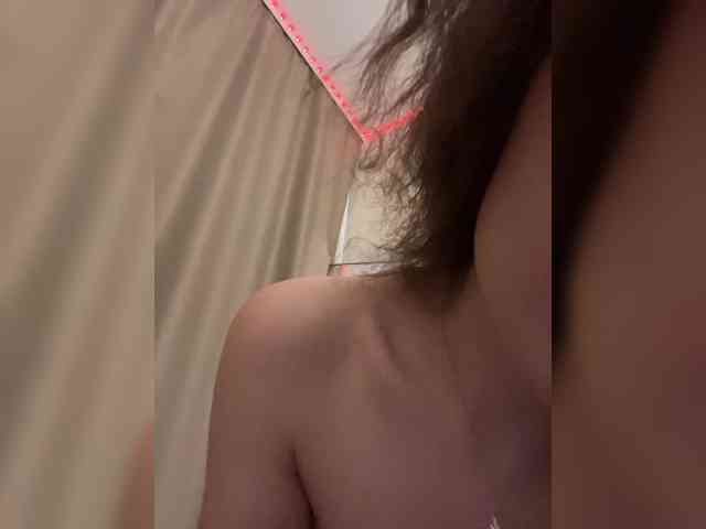 YourLadyyy webcam
