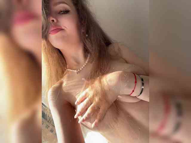 YourLadyyy webcam