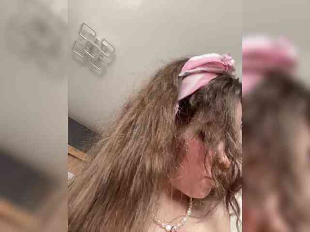 YourLadyyy webcam