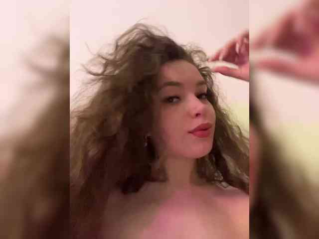YourLadyyy webcam