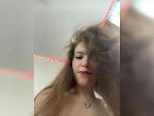 YourLadyyy webcam