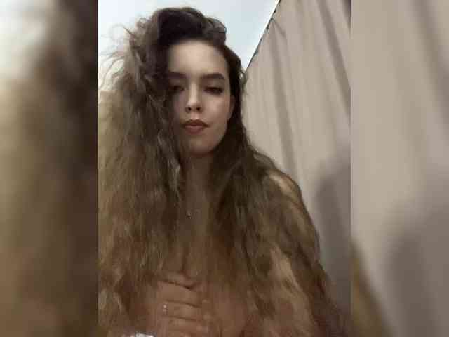 YourLadyyy webcam
