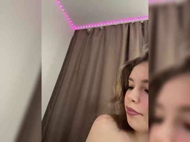 YourLadyyy webcam