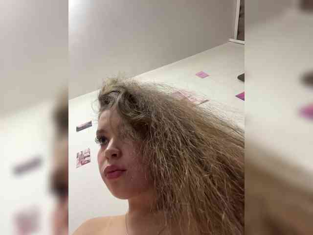 YourLadyyy webcam