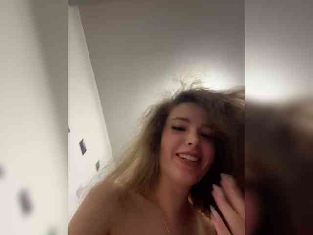 YourLadyyy webcam