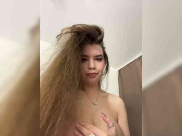 YourLadyyy webcam
