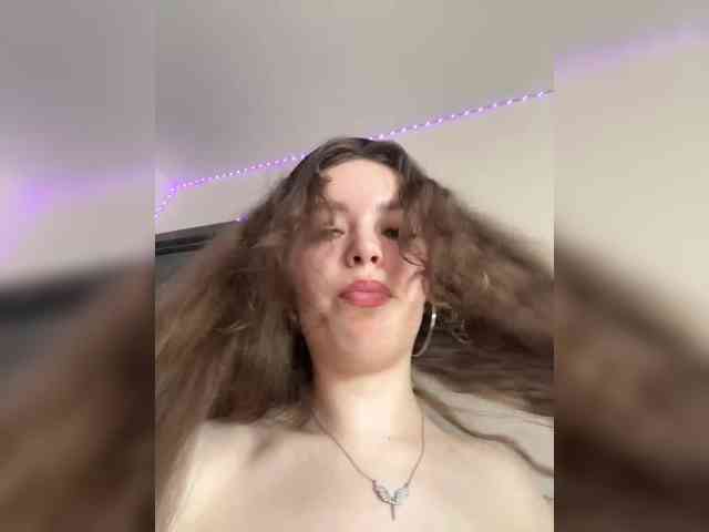 YourLadyyy webcam