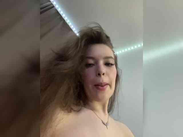 YourLadyyy webcam