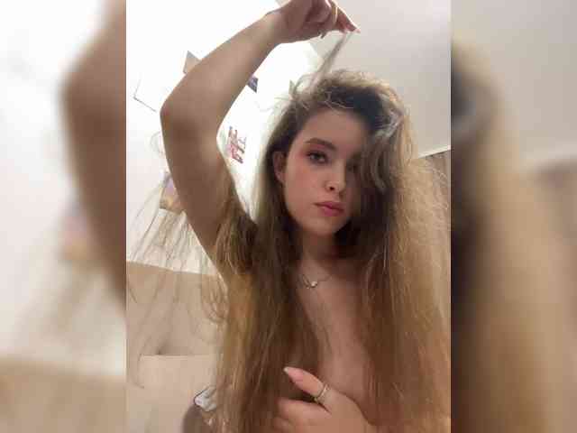 YourLadyyy webcam