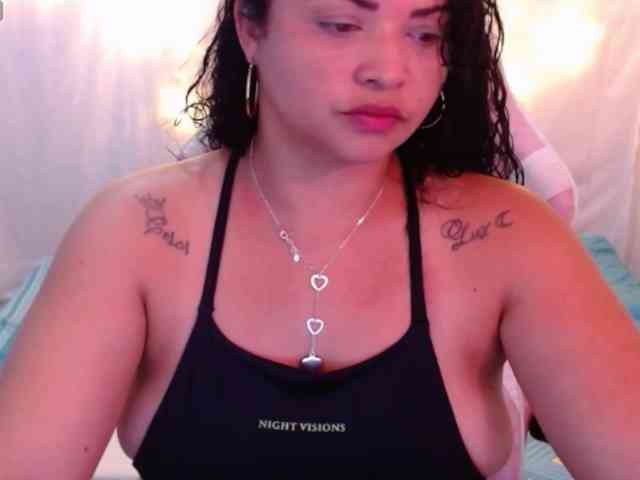 hornyy-cougar webcam