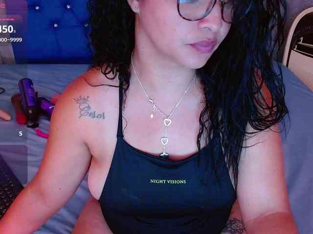 hornyy-cougar webcam
