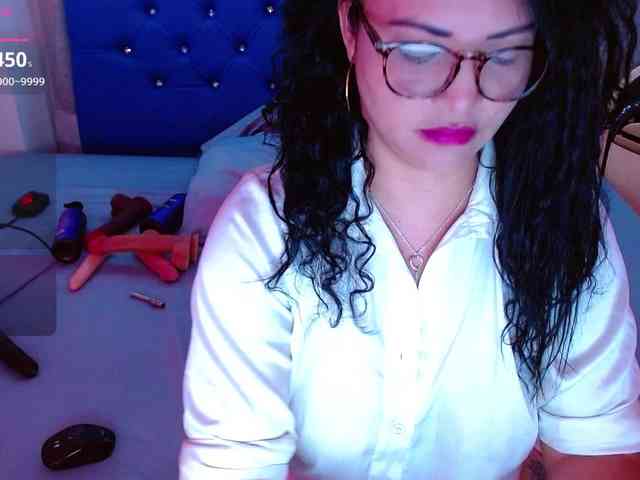 hornyy-cougar webcam