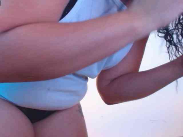 hornyy-cougar webcam