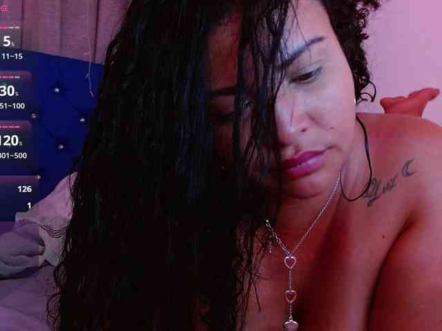 hornyy-cougar webcam