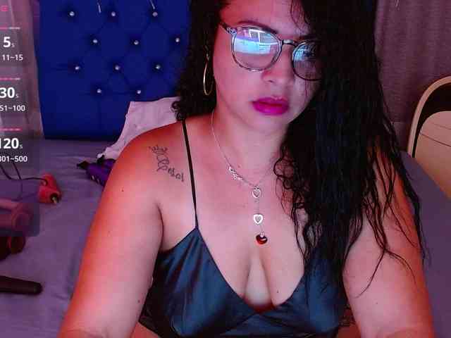 hornyy-cougar webcam