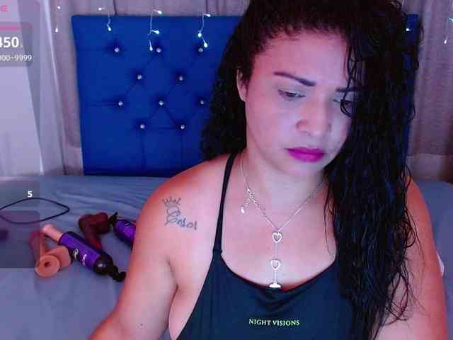 hornyy-cougar webcam
