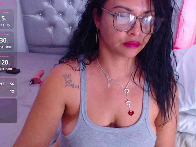 hornyy-cougar webcam