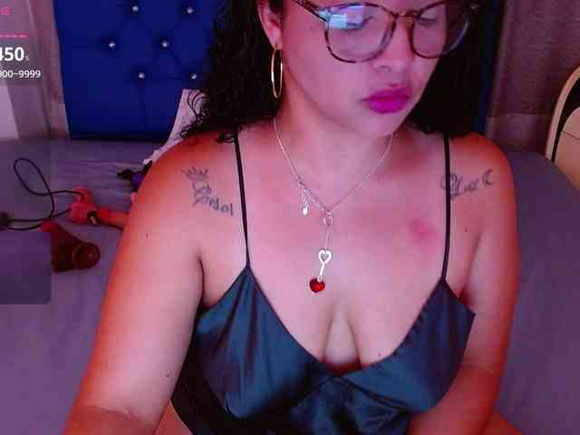 hornyy-cougar webcam
