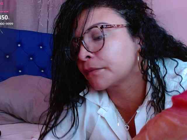 hornyy-cougar webcam