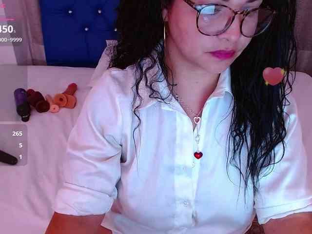 hornyy-cougar webcam