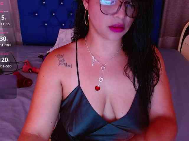 hornyy-cougar webcam