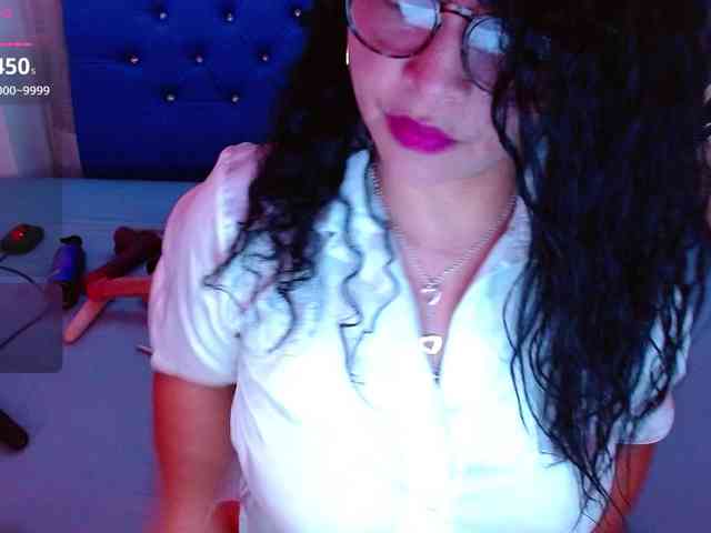 hornyy-cougar webcam