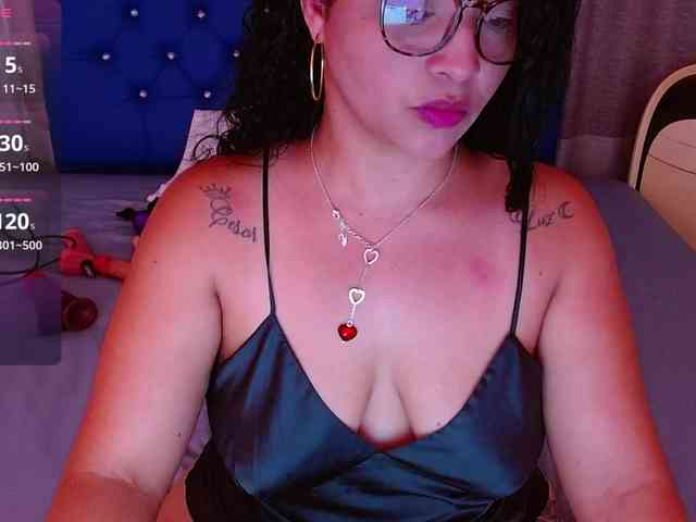 hornyy-cougar webcam