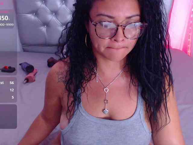 hornyy-cougar webcam