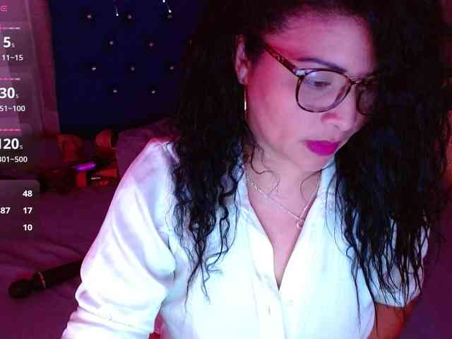 hornyy-cougar webcam