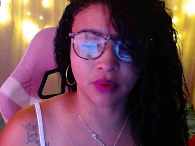hornyy-cougar webcam