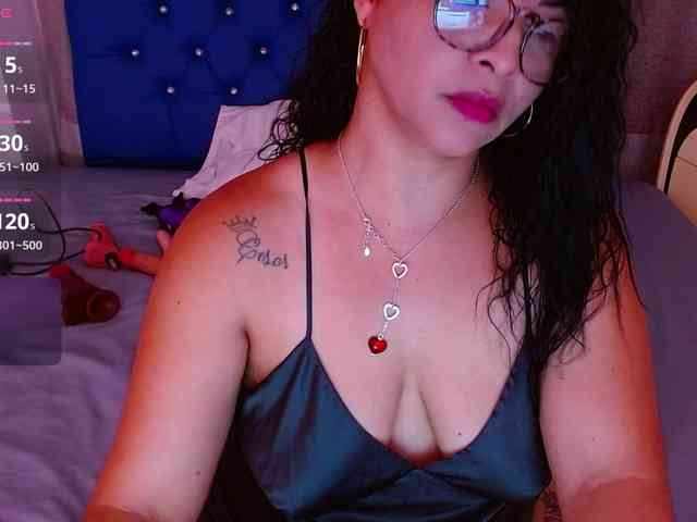 hornyy-cougar webcam
