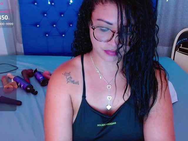 hornyy-cougar webcam