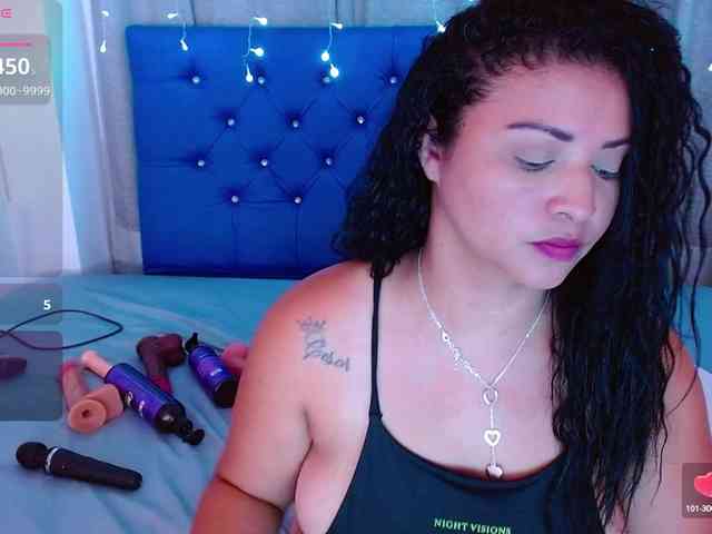 hornyy-cougar webcam